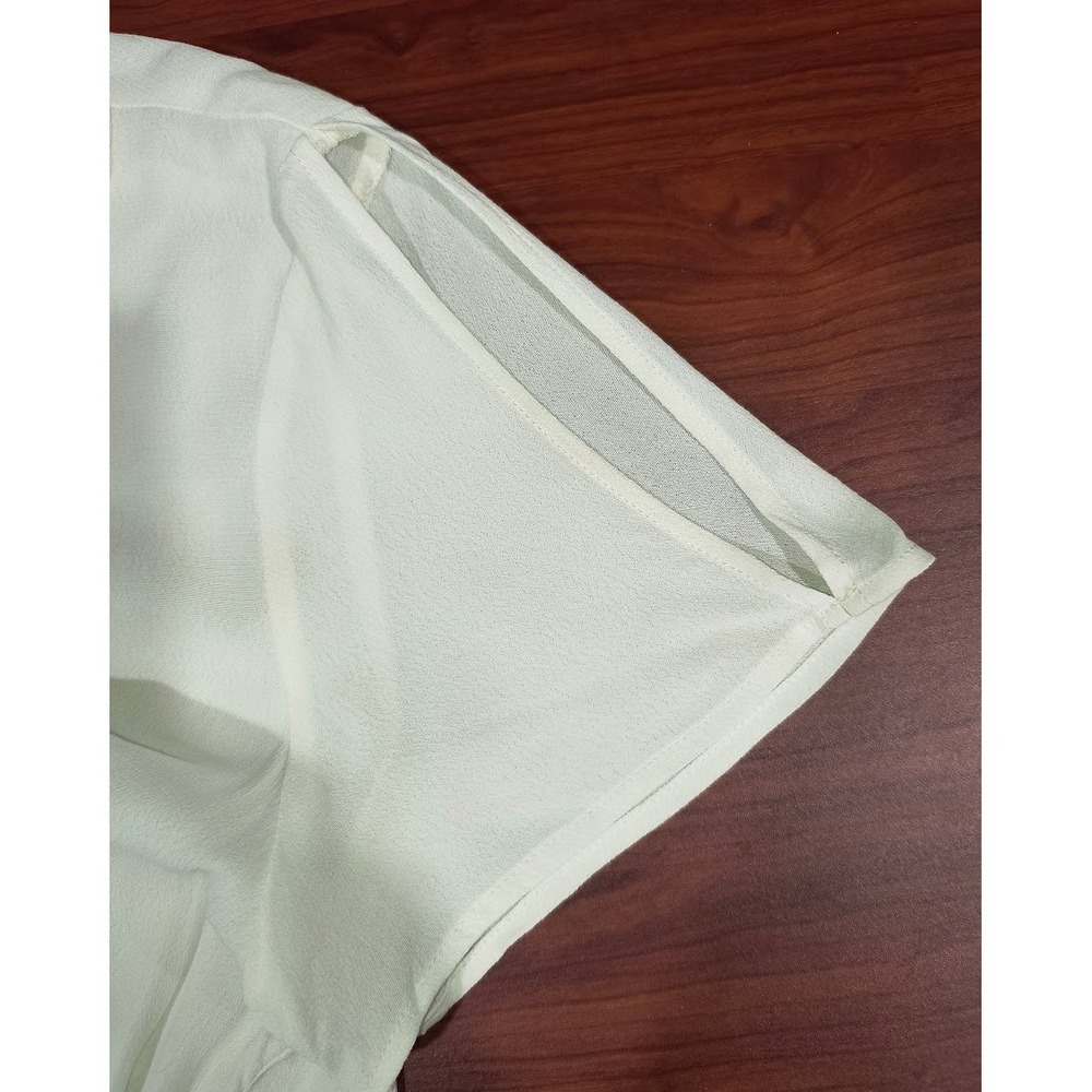Dress Forum Cream Ruffle V-Neck Button Front Peplum Blouse Juniors Large NWT - Picture 4 of 7